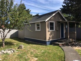 451 5th St in Arcata, CA - Building Photo