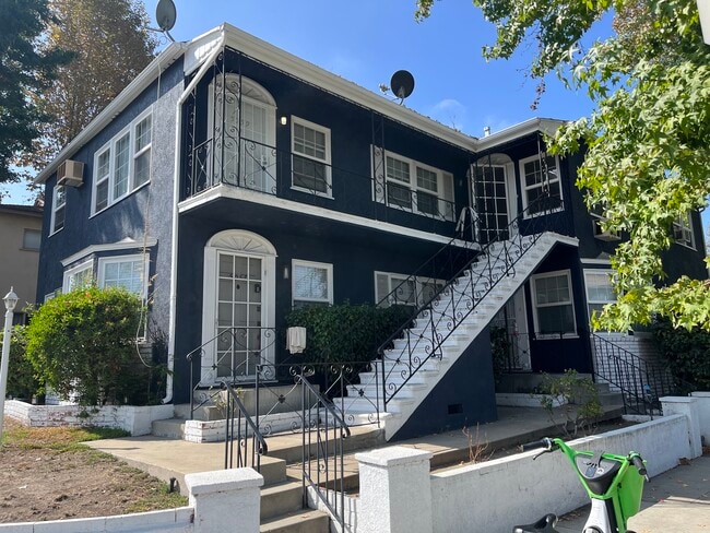5057 Cahuenga Blvd, Unit 5059.5 Cahuenga Blvd in North Hollywood, CA - Building Photo - Building Photo