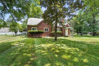 822 Searles Rd in Toledo, OH - Building Photo - Building Photo