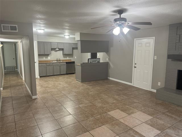 533 Linda Dr in Burleson, TX - Building Photo - Building Photo