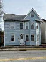 109 N Earl St in Shippensburg, PA - Building Photo