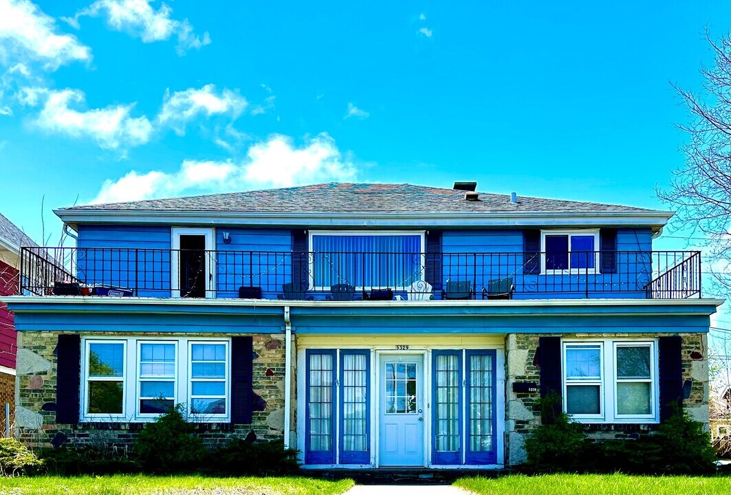 636 N 54th St, Unit Upper Flat in Milwaukee, WI - Foto de edificio