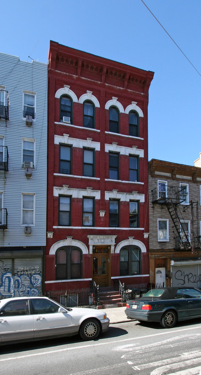 219 Manhattan Ave in Brooklyn, NY - Building Photo - Building Photo