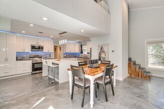 372 Plum St in Bastrop, TX - Building Photo - Building Photo