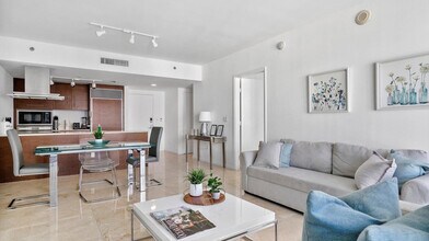 485 Brickell Ave in Miami, FL - Building Photo - Building Photo