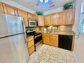 74 Fanshaw B in Boca Raton, FL - Foto de edificio - Building Photo