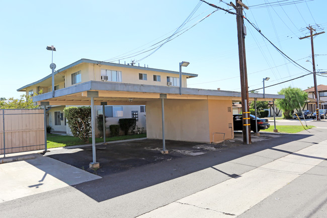 6561 Ginger Ln in Westminster, CA - Building Photo - Building Photo