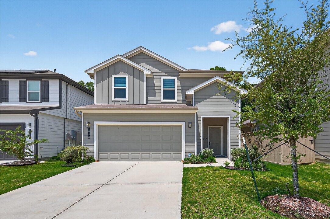 14128 Upper Gardenia Ln in Splendora, TX - Foto de edificio