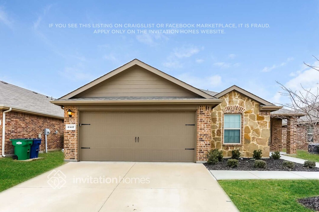 2417 Hankinson Ln in Fate, TX - Foto de edificio