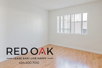 1545 N Bronson Ave in Los Angeles, CA - Building Photo - Building Photo