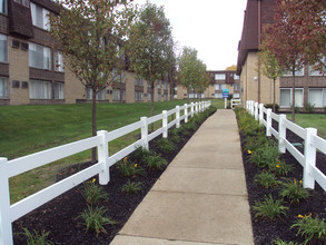 Top of the Drive Apartments in Detroit, MI - Building Photo - Building Photo