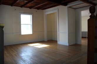 5 Allen Ct in Natick, MA - Foto de edificio - Building Photo