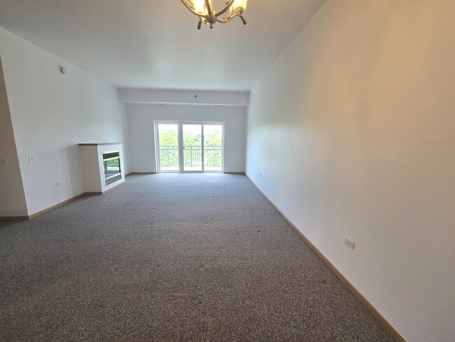 100 W Roosevelt Ave in Bensenville, IL - Building Photo - Building Photo
