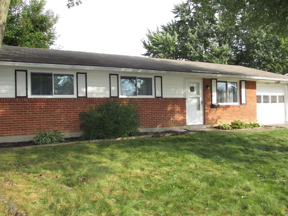 7305 Maringo Dr in Dayton, OH - Building Photo
