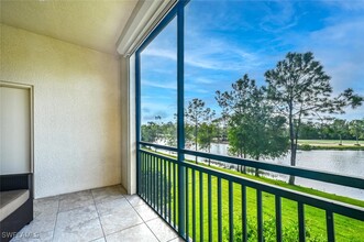 2764 Tiburon Blvd E in Naples, FL - Foto de edificio - Building Photo