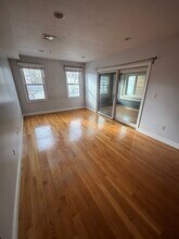 150 W 9th St, Unit 2 in Boston, MA - Foto de edificio - Building Photo