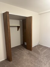 Worthington Court Apartments in St. Clair Shores, MI - Building Photo - Building Photo