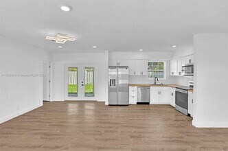 1150 SW 46th Ave in Plantation, FL - Building Photo - Building Photo