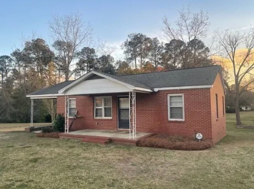 1769 W Georgia Ave in Soperton, GA - Building Photo
