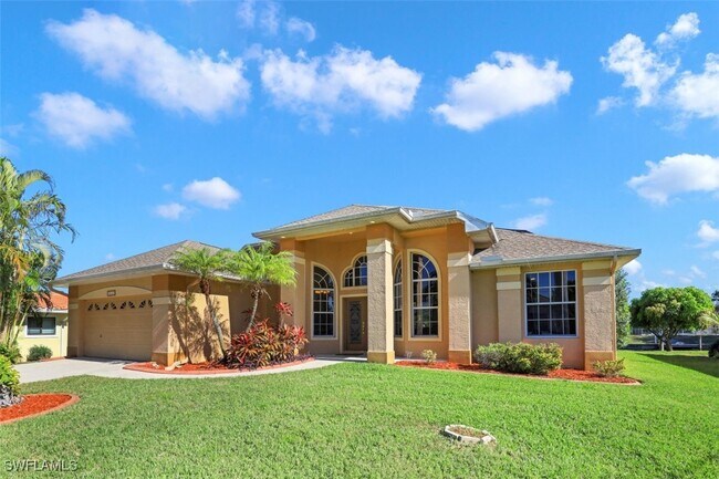 5251 Tamiami Ct in Cape Coral, FL - Building Photo - Building Photo