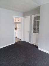 6815 W Florist Ave in Milwaukee, WI - Building Photo - Building Photo