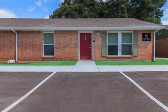 401 Hwy 95 in Elgin, TX - Building Photo - Building Photo