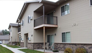 Countryside Estates in Wisconsin Rapids, WI - Foto de edificio - Building Photo