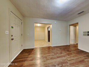5131 Dugdale Rd in Jacksonville, FL - Building Photo - Building Photo