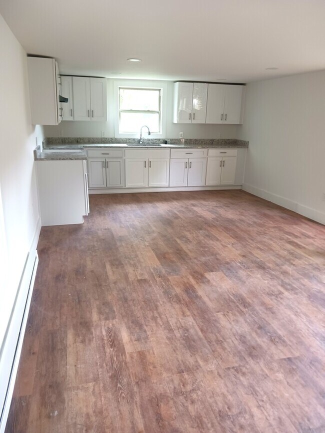 2081 W Meeting St in Lancaster, SC - Building Photo - Building Photo