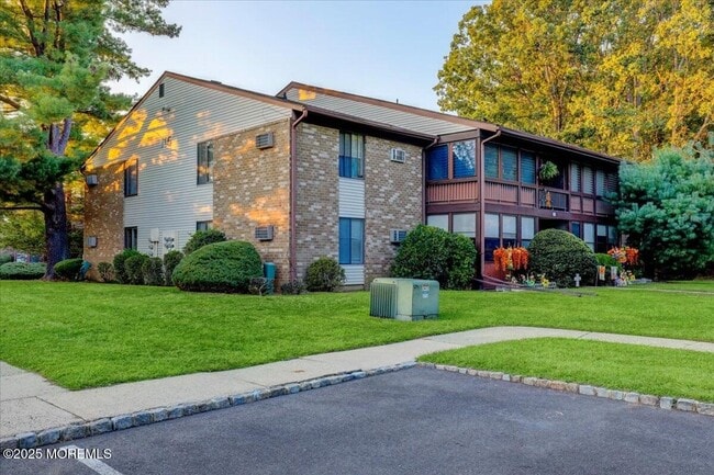 property at 115 Amberly Dr
