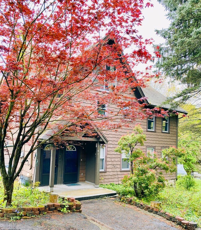 26 Thorns Ln Apartments and Nearby Highland Apartments For Rent