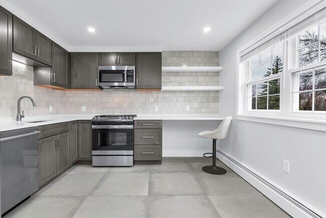 105 Farrwood Ave in North Andover, MA - Building Photo - Building Photo
