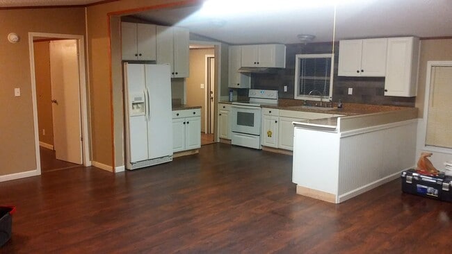 23 Pendleton St in Great Falls, SC - Foto de edificio - Building Photo