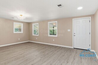 1528 Ladnier Rd in Gautier, MS - Building Photo - Building Photo