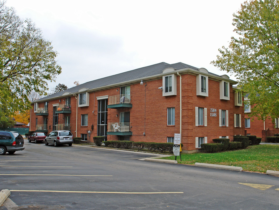 Woodhall Apartments in Dayton, OH - Building Photo