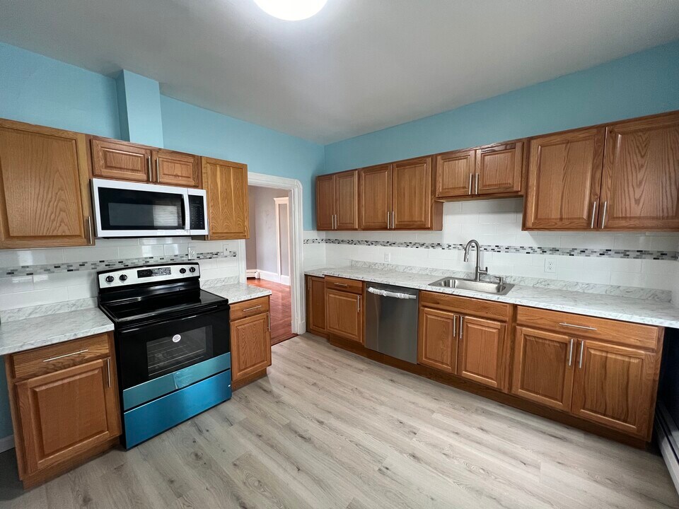97 Morrison Ave, Unit 2 in Somerville, MA - Building Photo