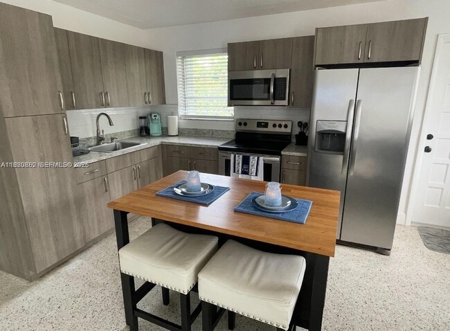 38 Silver Springs Dr in Key Largo, FL - Building Photo - Building Photo