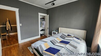 1572 Commonwealth Ave in Boston, MA - Building Photo - Building Photo