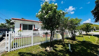 3667 NW 5th St in Miami, FL - Building Photo - Building Photo