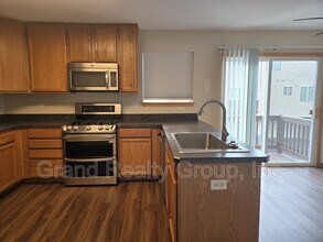 552 Richard Brown Blvd in Volo, IL - Building Photo - Building Photo