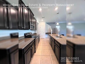 1221 Ballard Green Pl in Brandon, FL - Building Photo - Building Photo
