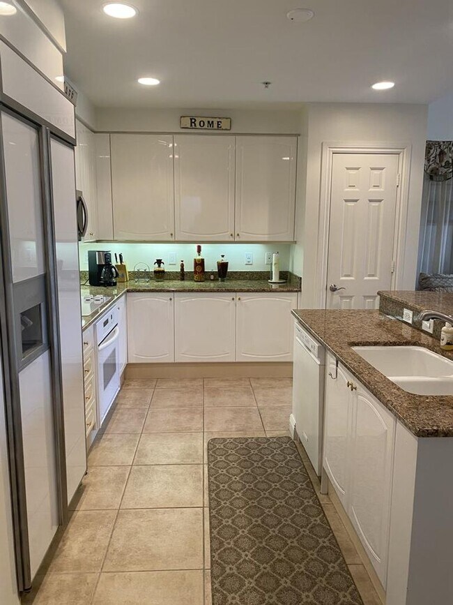 740 N Collier Blvd in Marco Island, FL - Building Photo - Building Photo