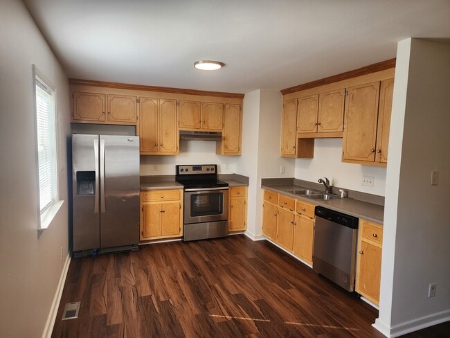 12313 Beaver Hollow Ct in Midlothian, VA - Building Photo - Building Photo