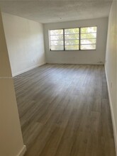 300 NE 125th St-Unit -207 in North Miami, FL - Building Photo - Building Photo