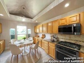 8751 Park Olympia in Universal City, TX - Building Photo - Building Photo