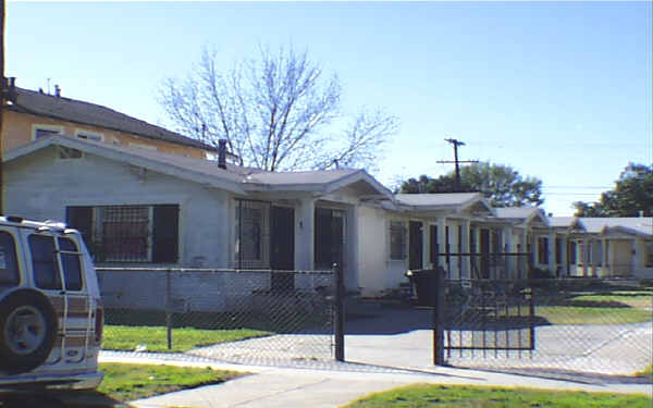 4419 Towne Ave in Los Angeles, CA - Foto de edificio