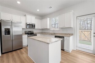 1532 Aralynn Way in Conyers, GA - Building Photo