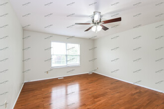 1829 Charleston Estates Dr in Florissant, MO - Building Photo - Building Photo
