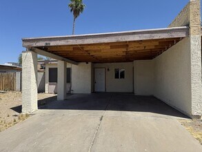 5723 N 68th Dr in Glendale, AZ - Building Photo - Building Photo