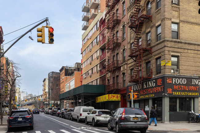 48 Market St in New York, NY - Building Photo - Building Photo